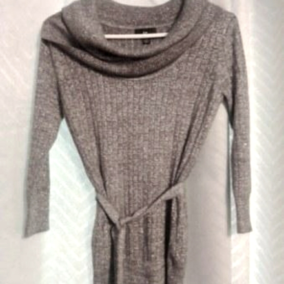 Sweater - Picture 1 of 2